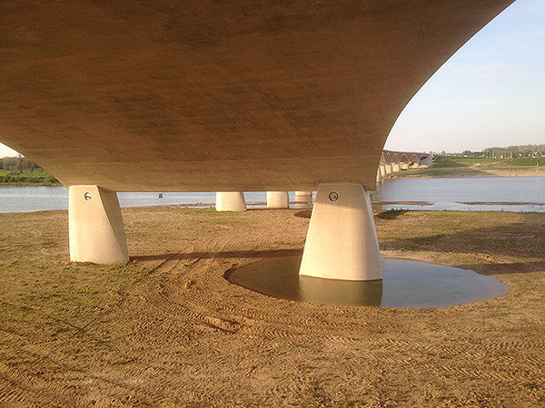 160506NijmegenBrugDeOversteek